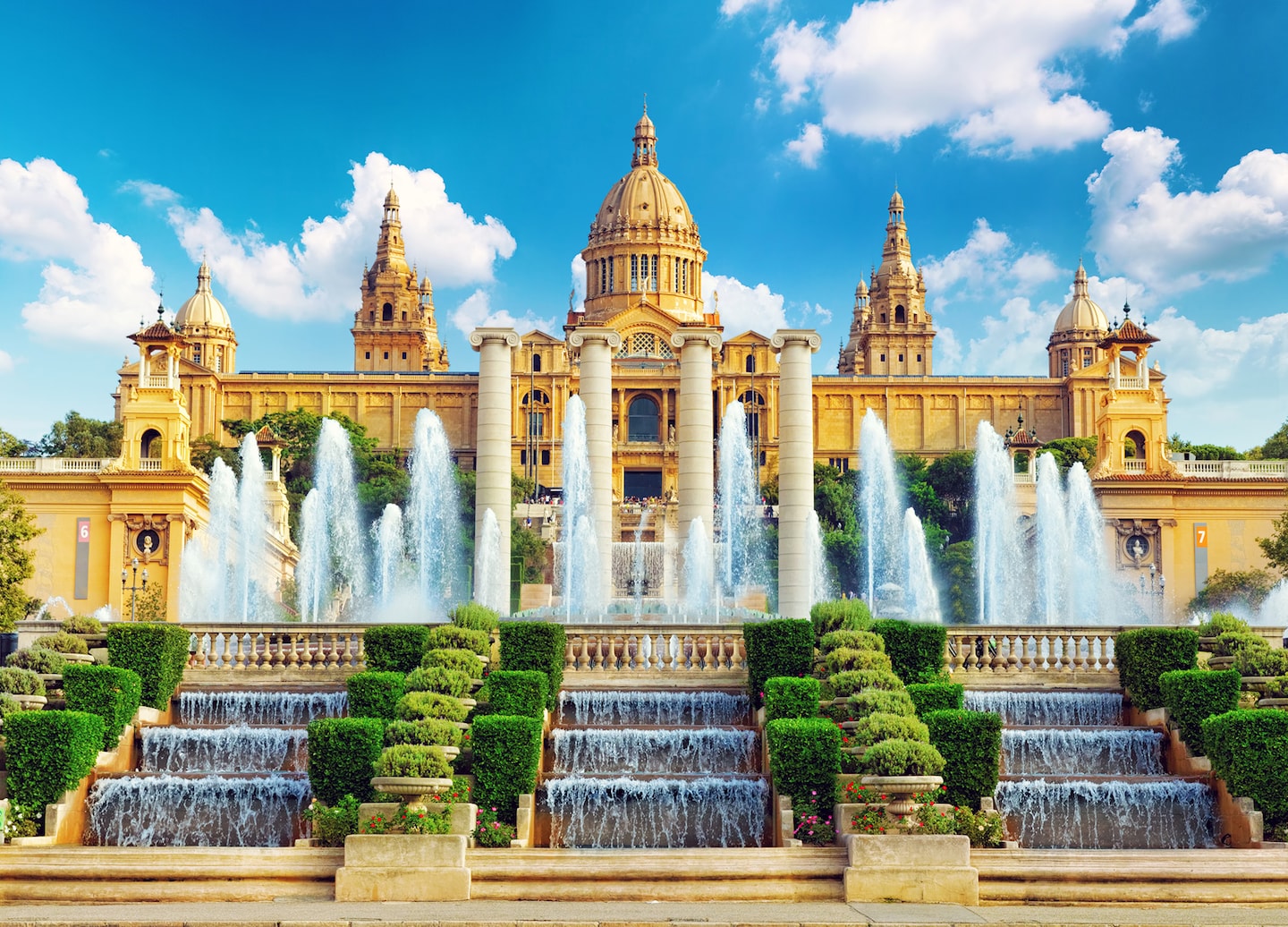 Cheap flights London to Barcelona Spain