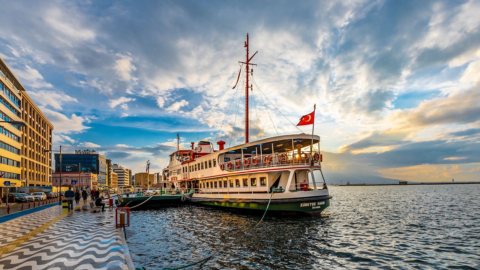 Cheap flights Edinburgh to Izmir