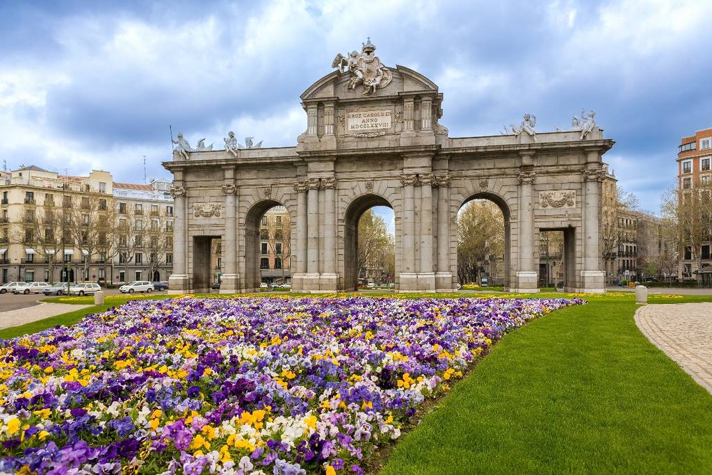 Cheap direct flights Edinburgh to Madrid